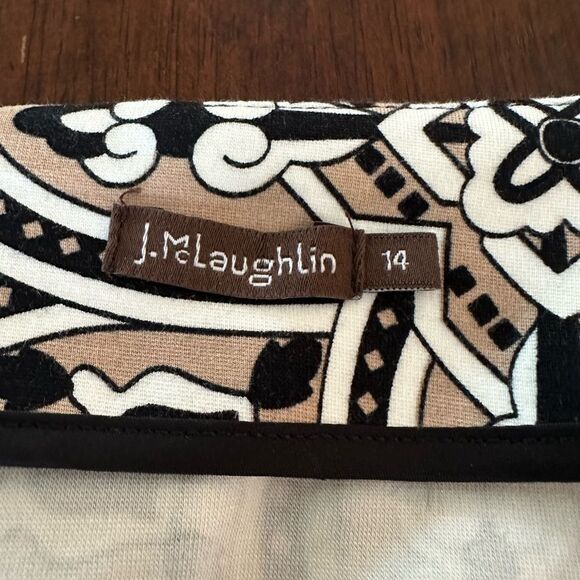 J. McLaughlin Geometric print, pencil skirt. - Picture 2 of 6